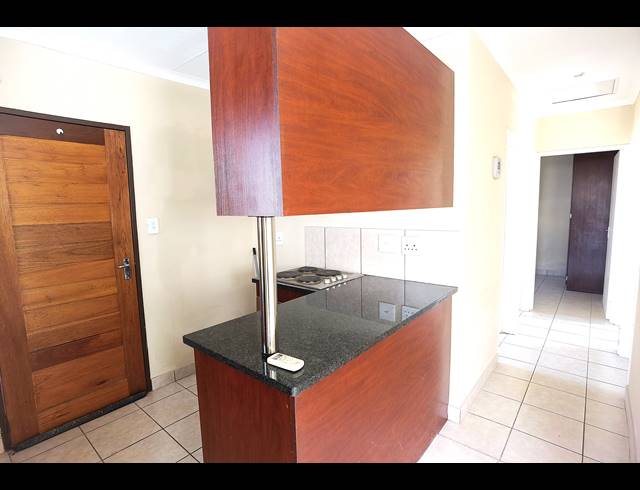 3 BEDROOM FREESTANDING FOR SALE IN KOSMOSDAL